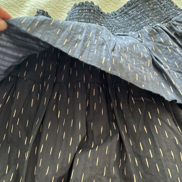 Universal thread tiered skirt - Picture 2 of 3